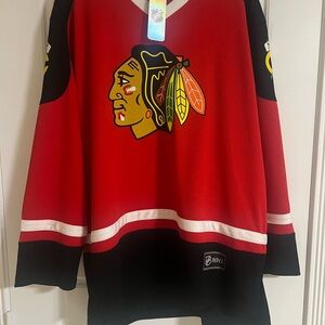 NHL Red and Black V-Neck Pullover Chicago Blackhawks Large